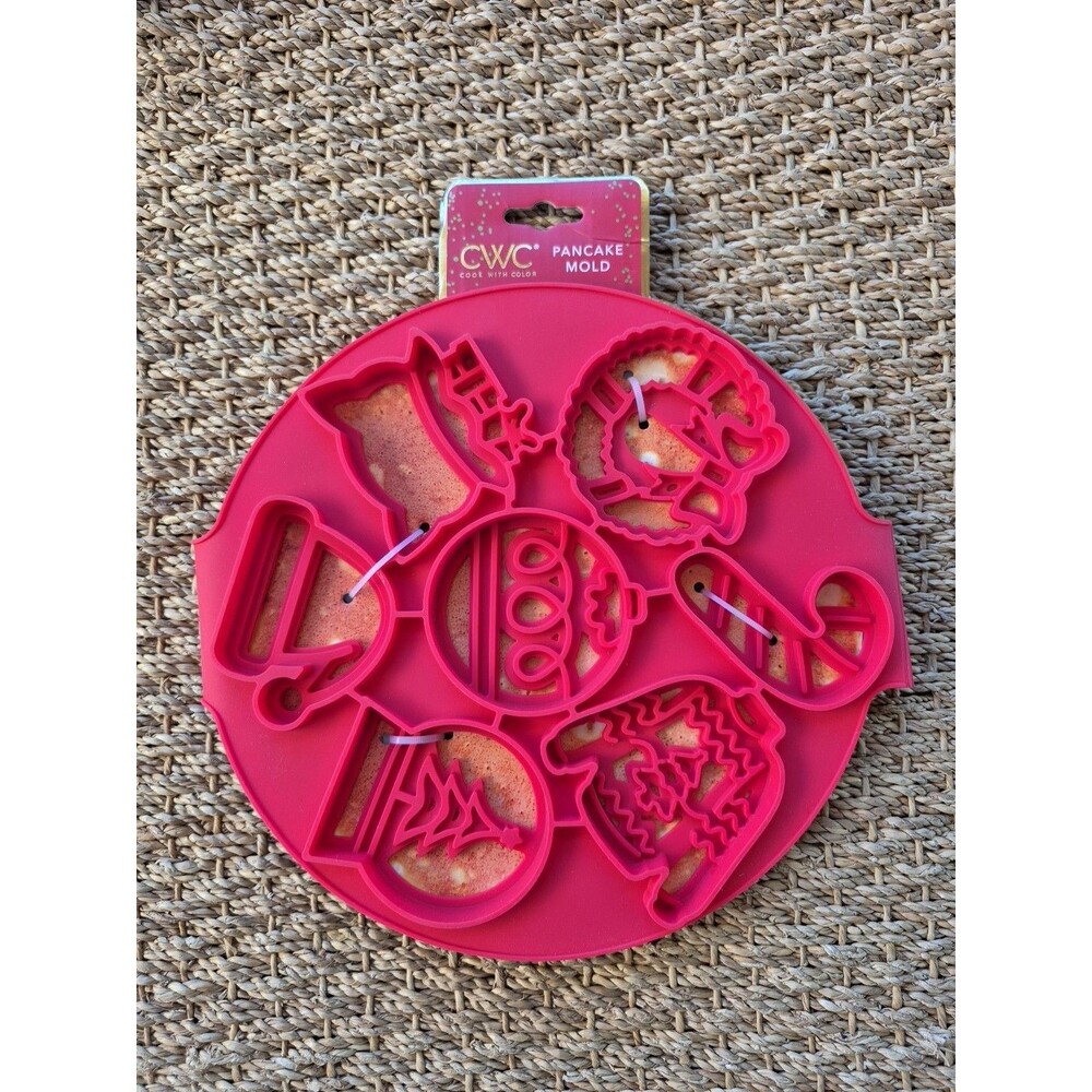 CWC Red Silicone Christmas-Themed 7 inch Pancake and Egg Mold For 7 Shapes